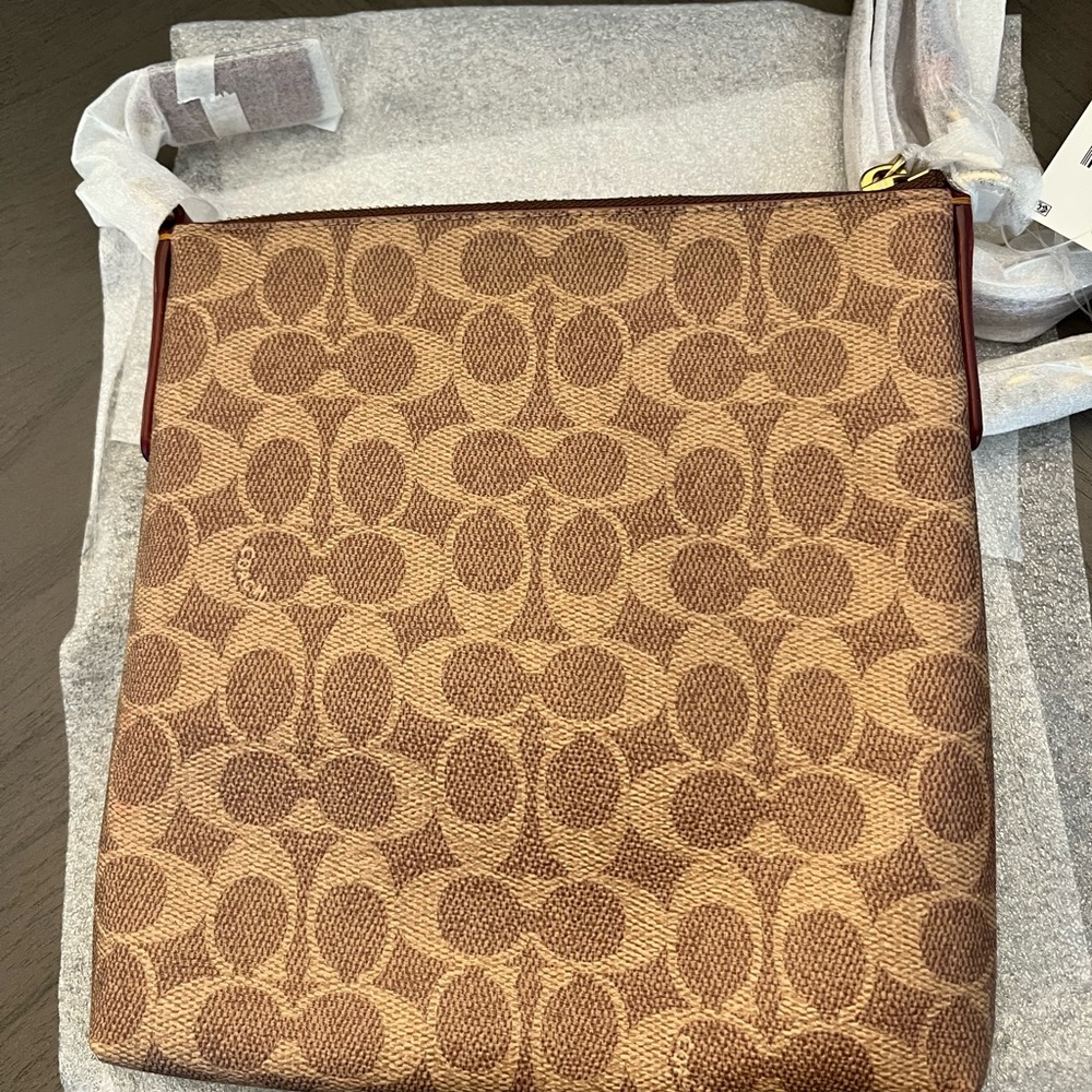 Coach Signature Canvas Messenger Crossbody Bag NWT - Picture 6 of 7
